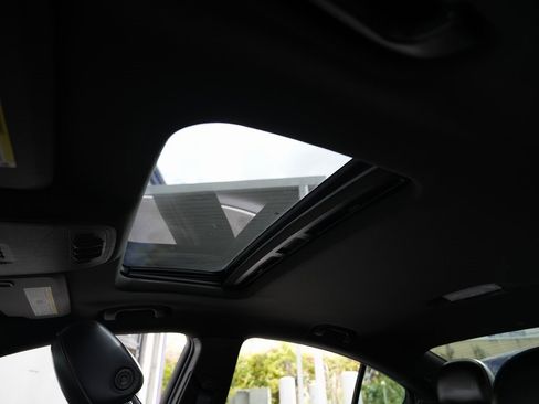 Used 2017 Buick Regal GS w/ Driver Confidence Package #2 image 21