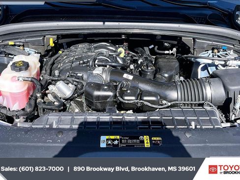 Used 2025 Jeep Grand Cherokee L Summit AWD/4WD image 9