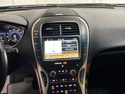 Used 2017 Lincoln MKX Reserve w/ Luxury Package image 24