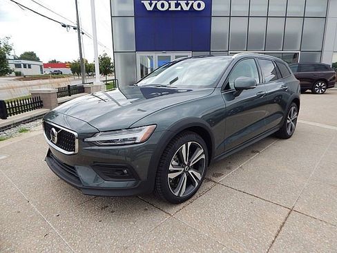 New 2026 Volvo V60 B5 Cross Country Plus w/ Climate Package image 3