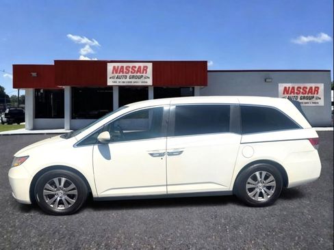 Used 2016 Honda Odyssey SE image 2