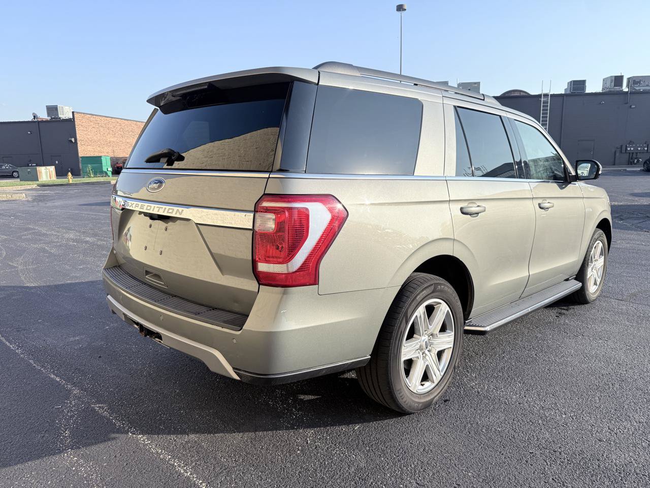 Used 2019 Ford Expedition XLT w/ Equipment Group 202A RWD image 5