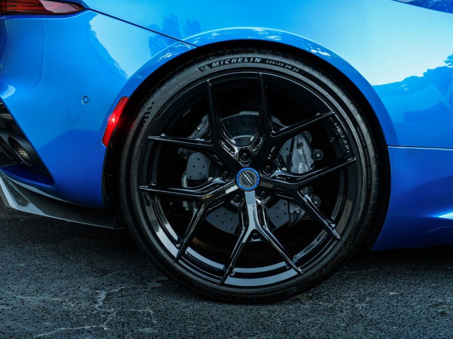 Used 2020 Aston Martin DBS Superleggera Volante RWD image 12