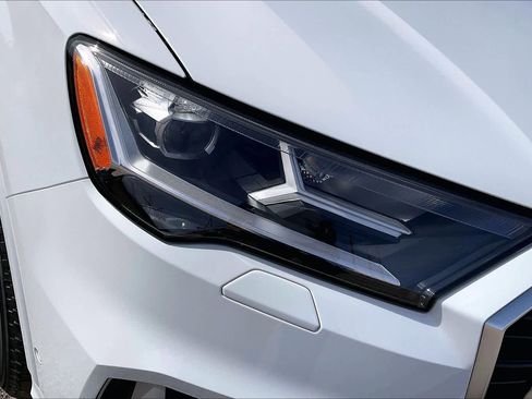 Used 2023 Audi Q7 Premium Plus image 28