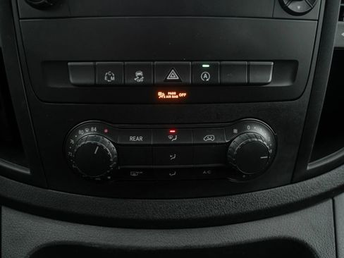 Used 2017 Mercedes-Benz Metris Van 4D image 19