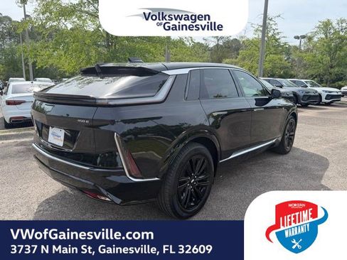 Used 2024 Cadillac Lyriq Tech RWD image 6