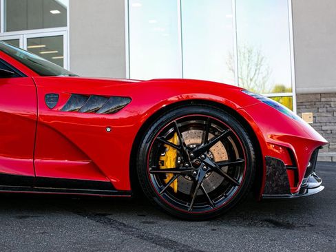 Used 2020 Ferrari 812 Superfast RWD image 22