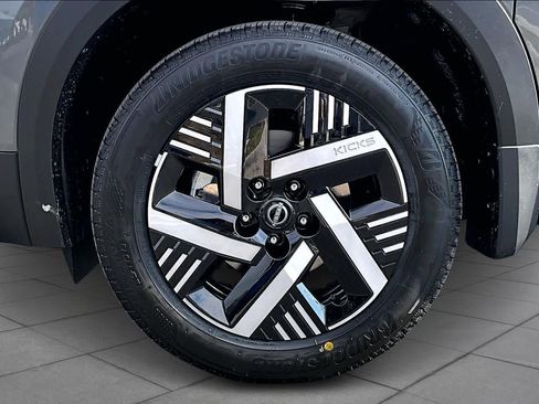 New 2026 Nissan Kicks SV image 11