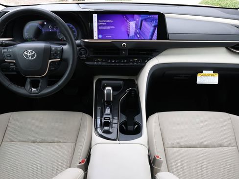 Used 2024 Toyota Crown AWD/4WD image 2