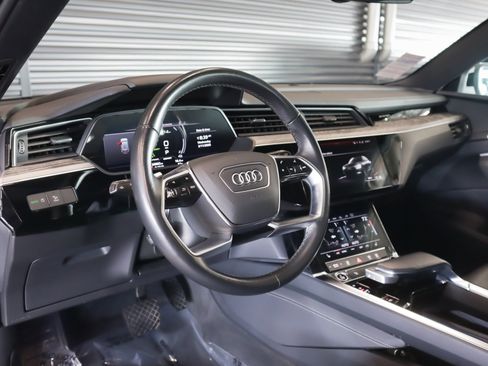 Used 2022 Audi e-tron Premium image 14