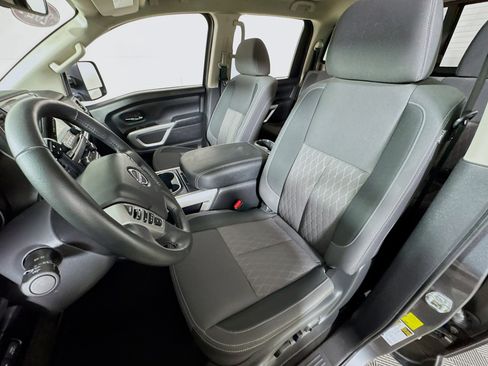 Used 2024 Nissan Titan SV w/ SV Convenience Package image 12