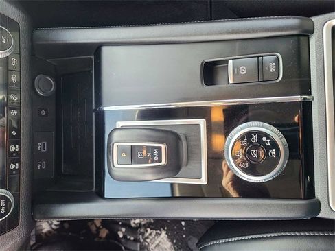 Used 2022 Mitsubishi Outlander SE image 29