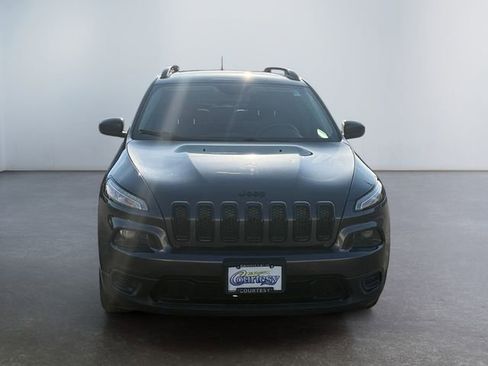 Used 2017 Jeep Cherokee Sport w/ Cold Weather Group FWD image 8