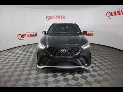 Used 2022 Toyota Highlander XSE FWD image 12