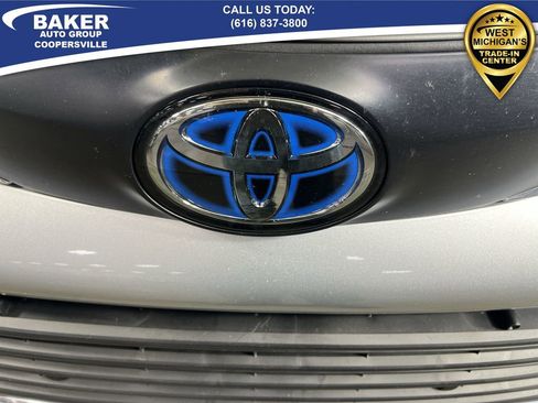 Used 2023 Toyota Sienna XLE image 31