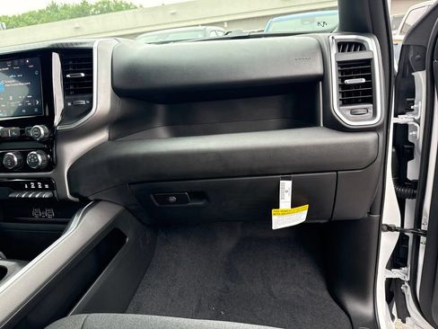 New 2026 RAM 1500 Express AWD/4WD image 25