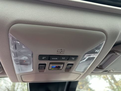 Used 2025 Toyota RAV4 XLE image 16