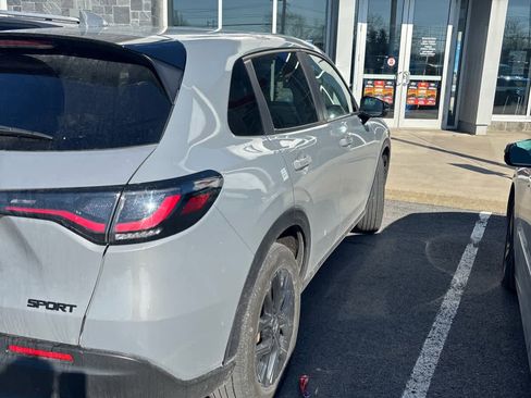 Used 2024 Honda HR-V Sport image 1