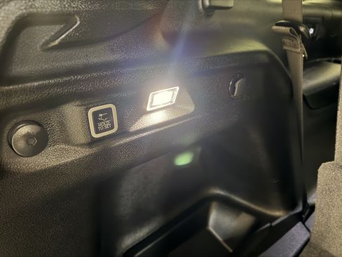 Used 2024 Jeep Grand Cherokee L Altitude image 32