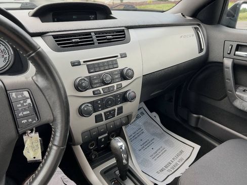 Used 2011 Ford Focus SES w/ 401A Rapid Spec Order Code FWD image 18