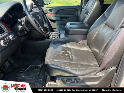 Used 2010 Chevrolet Suburban LTZ AWD/4WD image 21