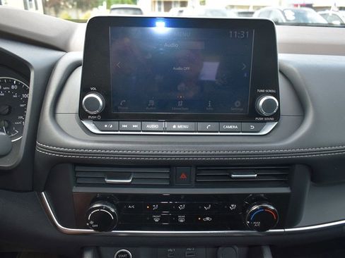 Used 2023 Nissan Rogue S AWD/4WD image 15