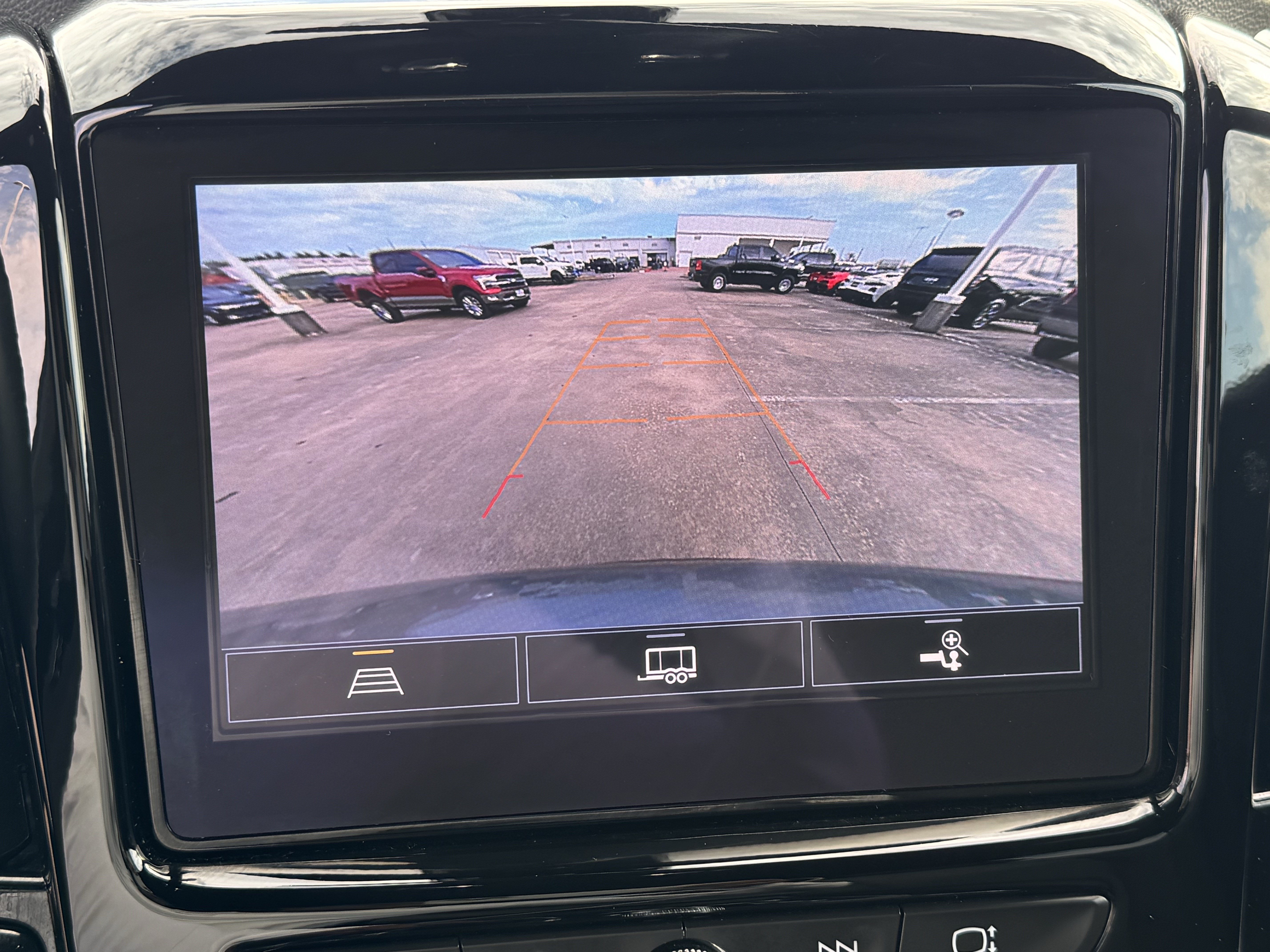 Used 2023 Chevrolet Traverse LT FWD image 27
