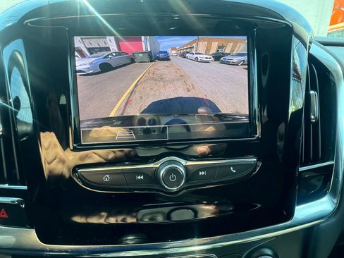 Used 2021 Chevrolet Traverse LS image 22