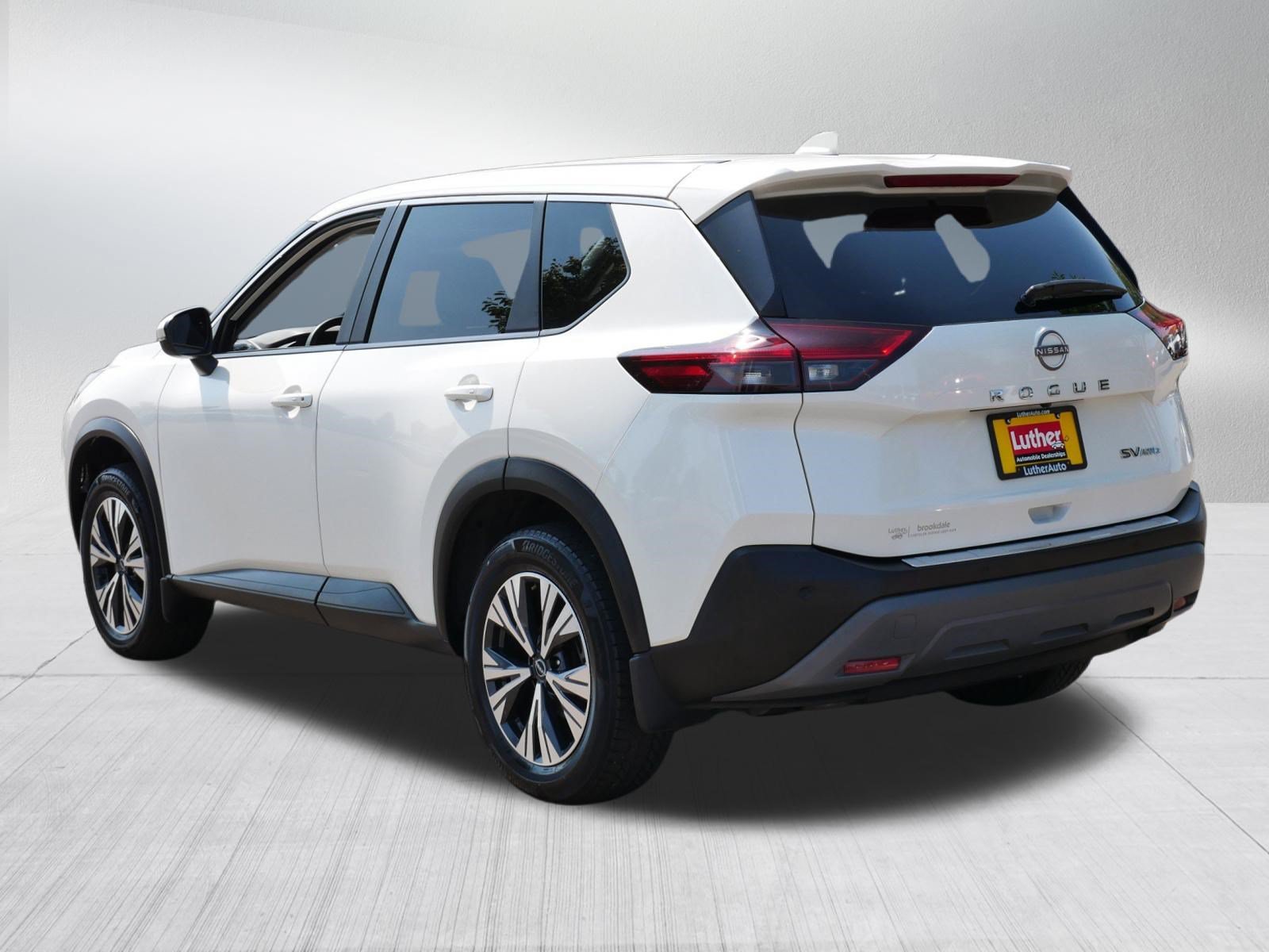 Used 2023 Nissan Rogue SV AWD/4WD image 5