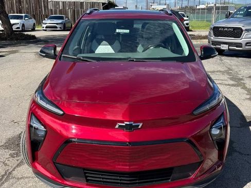 Used 2023 Chevrolet Bolt EUV Premier w/ Sun & Sound Package image 2