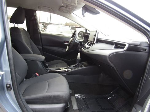 Used 2020 Toyota Corolla LE image 9