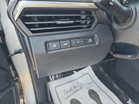 Used 2022 Nissan Altima 2.5 SV w/ SV Premium Package image 17