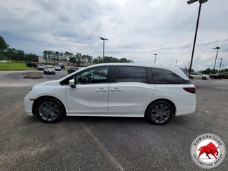 Used 2025 Honda Odyssey Touring video 2