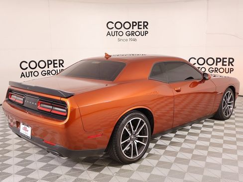 Used 2022 Dodge Challenger R/T w/ Plus Package image 21