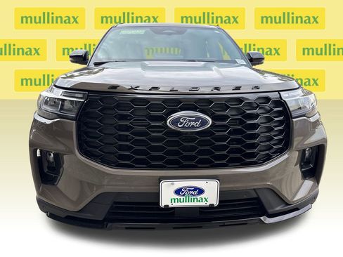 New 2026 Ford Explorer ST-Line w/ ST-Line Street Pack image 12