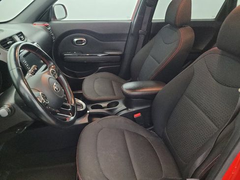 Used 2019 Kia Soul + image 17