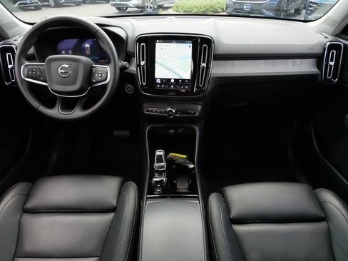 Used 2025 Volvo XC40 B5 Plus AWD/4WD image 10