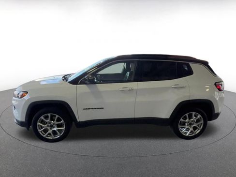 Used 2025 Jeep Compass Limited AWD/4WD image 10