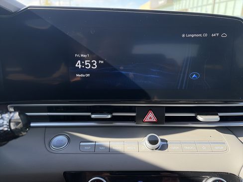 Certified 2024 Hyundai Elantra Blue FWD image 12