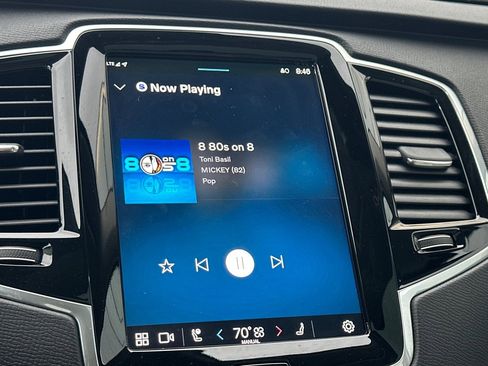 Used 2023 Volvo XC90 B6 Plus image 21