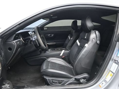Used 2022 Ford Mustang Shelby GT500 w/ Technology Package RWD image 19