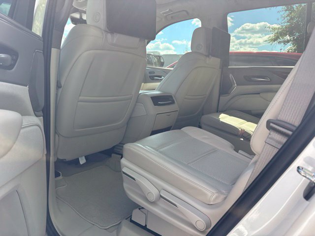 Used 2023 Cadillac Escalade Sport Platinum w/ LPO, ONYX Package AWD/4WD image 8
