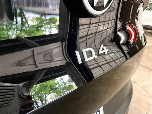 Used 2023 Volkswagen ID.4 Pro S image 10