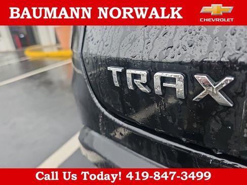 Used 2025 Chevrolet Trax LS w/ LS Convenience Package FWD image 19