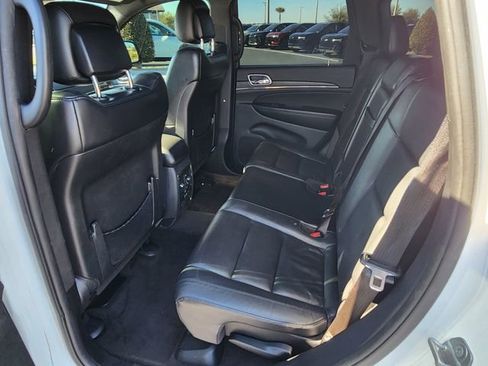 Used 2018 Jeep Grand Cherokee Limited image 11