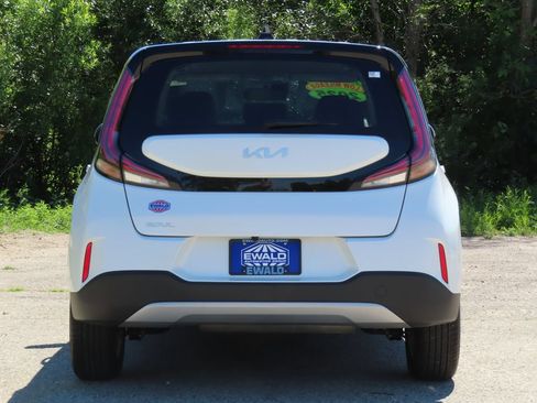 Certified 2025 Kia Soul LX w/ LX Technology Package FWD image 13