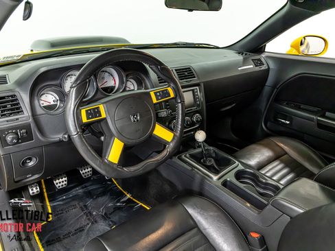 Used 2010 Dodge Challenger R/T RWD image 3