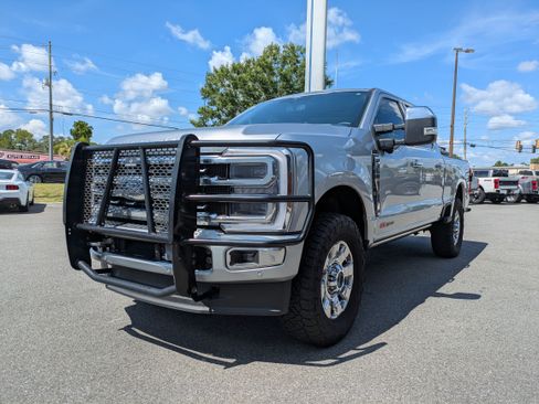 Used 2024 Ford F350 Platinum image 8