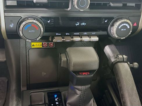 Used 2025 Toyota Tacoma TRD Off-Road w/ TRD Off Road Upgrade Package AWD/4WD image 19