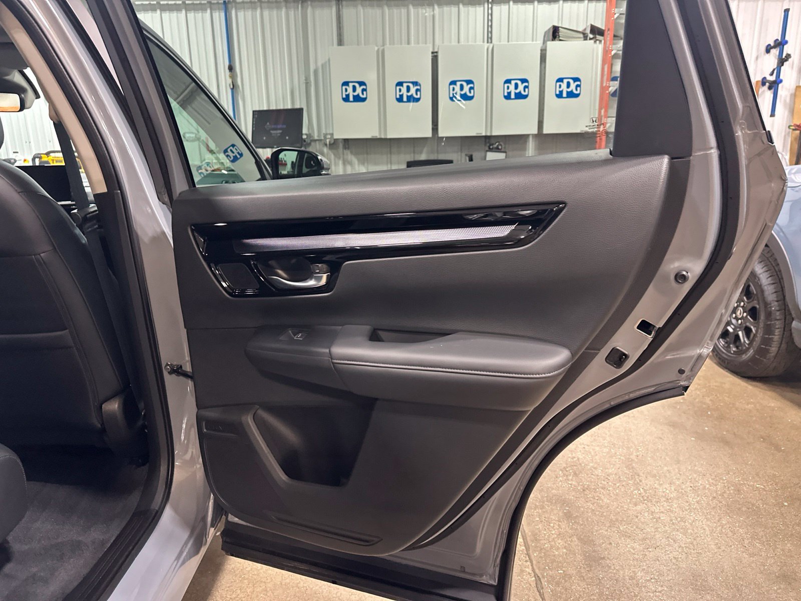 Used 2024 Honda CR-V EX-L image 33